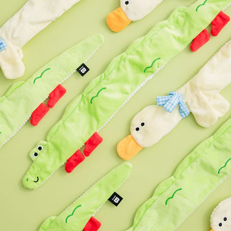 LONG LONG TUG TOY